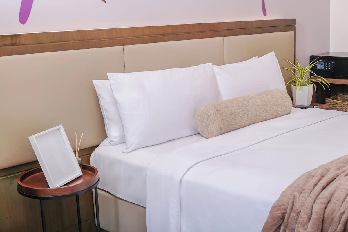 In-room safe, individually furnished, desk, laptop workspace