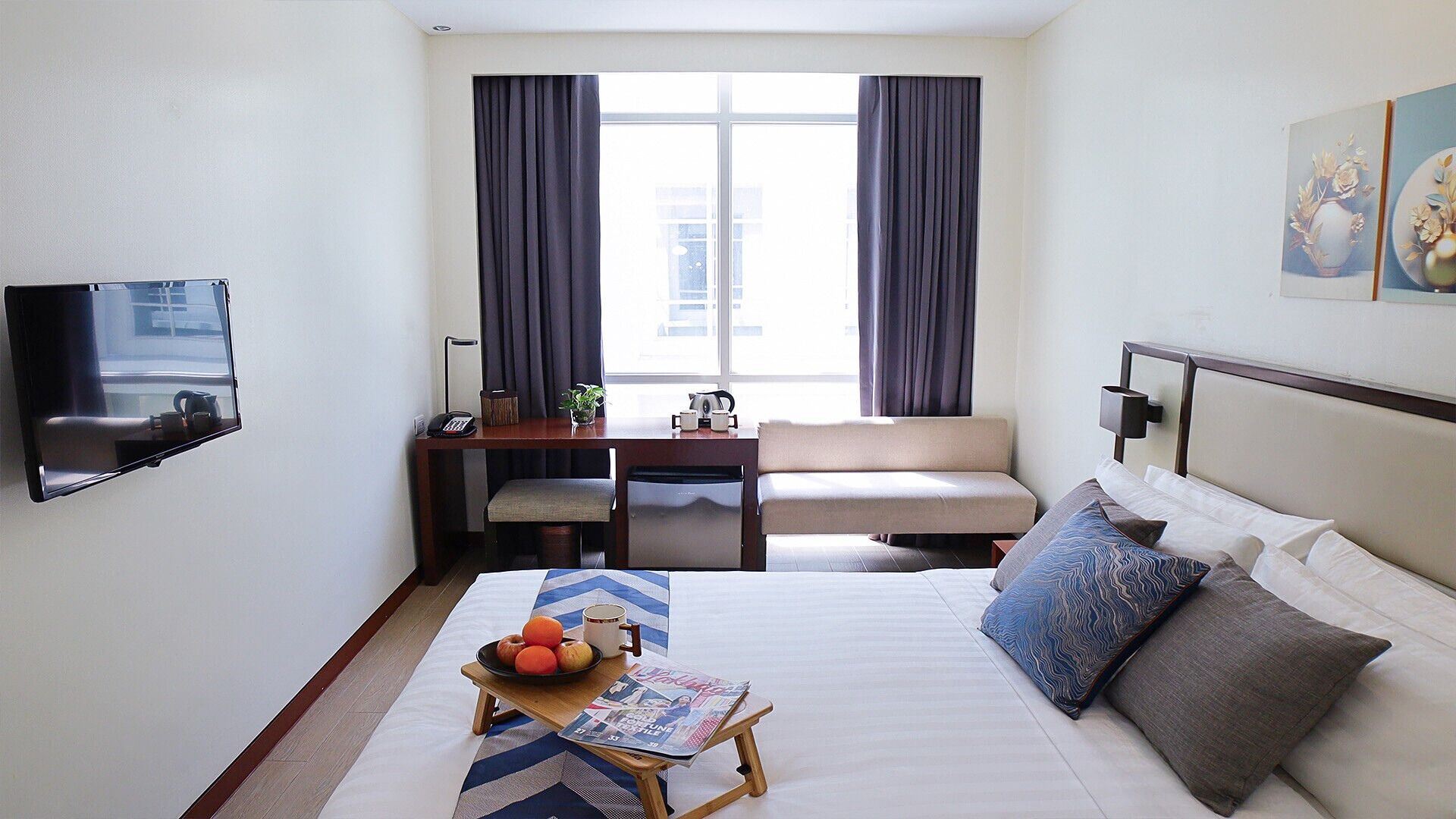 Queen Bed Next to Chinatown Mall in Binondo, Manila