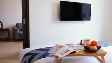 In-room safe, desk, laptop workspace, free WiFi