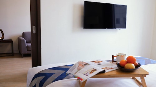 Private Rooms in Historic Manila Chinatown