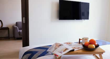 Private Rooms in Historic Manila Chinatown