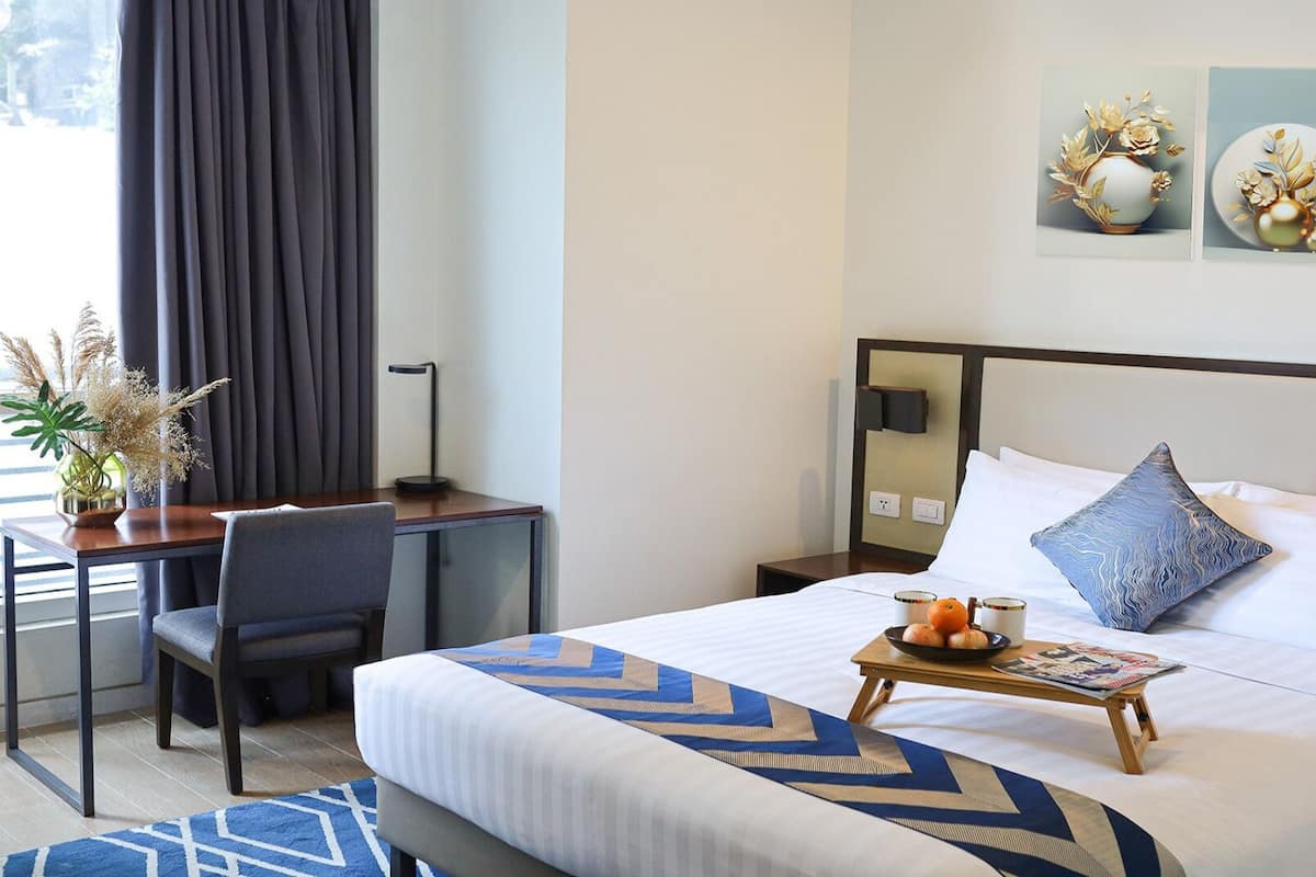 In-room safe, desk, laptop workspace, free WiFi