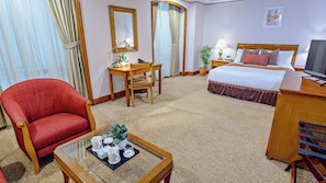 Prime Room Rental in Ortigas near Offices Malls | In-room safe, desk, laptop workspace, blackout curtains - Ortigas CBD Near Business & Shopping Hubs (Pasig)