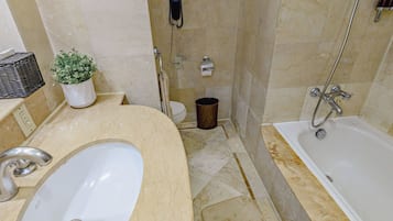 Cozy Pasig Stay for Sharing 5-min from Megamall | Bathroom