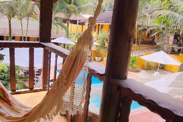 Quarto triplo superior | Área de estar | TV