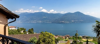 Panoramic House on Lake Maggiore