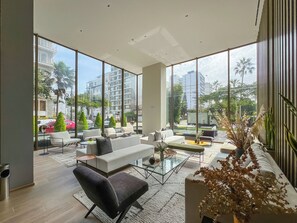 المنشأة من الداخل