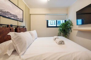 1 chambre, fer et planche à repasser, Wi-Fi gratuit, draps fournis
