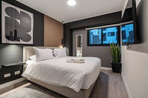 1 slaapkamer, een strijkplank/strijkijzer, wifi, beddengoed