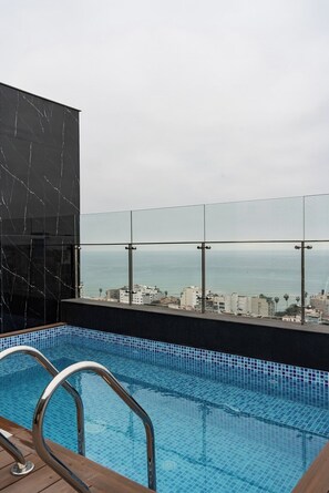 Pool - geko| Gazzú _1BR near top sights in Barranco (Lima)