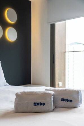 2 bedrooms, iron/ironing board, WiFi, bed sheets - geko| Onyx _2BR near Malecon (Lima)