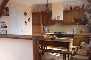 Micro-ondes, four, plaque de cuisson, lave-vaisselle