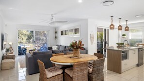 Interior - Still Water on Aney in Lake Conjola (Lake Conjola)