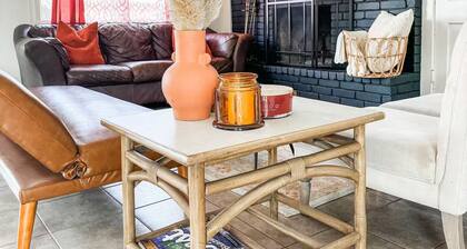 Perfect Vintage game day house with tons of room for families or large groups!