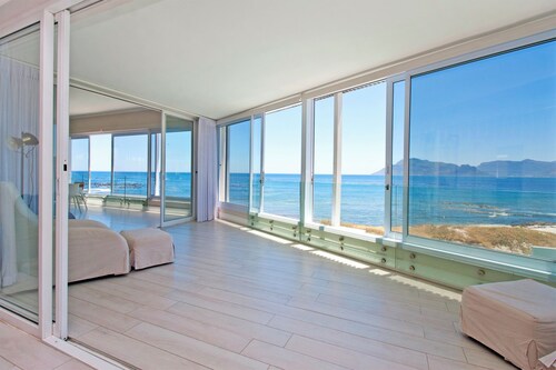 The Bay House - Luxury Beachside Villa, Kommetjie, Cape Town