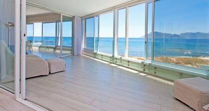 The Bay House - Luxury Beachside Villa, Kommetjie, Cape Town