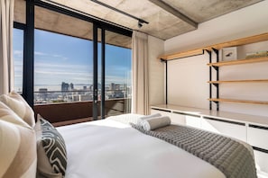 2 chambres, coffres-forts dans les chambres, fer et planche à repasser