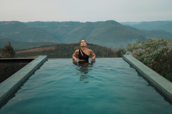 Pool - Luxury house in the mountains, heated pool, hot tub - Castelcucco Montegrappa (Caxias do Sul)