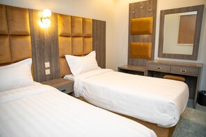 Economy Apartment | In-room safe, iron/ironing board, free WiFi