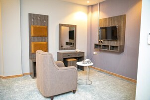 Estudio | Caja fuerte, tabla de planchar con plancha, wifi gratis