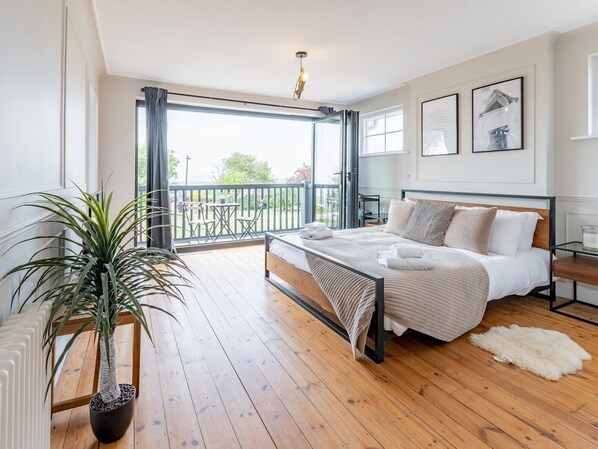 4 Schlafzimmer, Bügeleisen/Bügelbrett, kostenloses WLAN, Bettwäsche