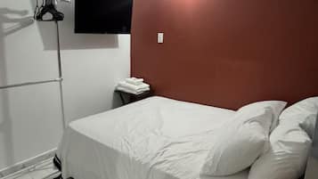 1 slaapkamer, een strijkplank/strijkijzer, wifi, beddengoed
