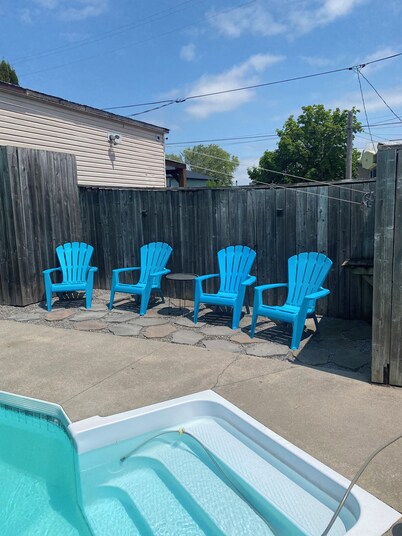 Spacious 3-bedroom Home in Downtown Wellington with in Ground Pool and parking!