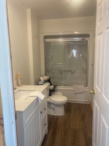 Spacious 3-bedroom Home in Downtown Wellington with in Ground Pool and parking!