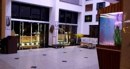 The Rollins Hotel And Towers