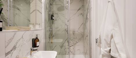 Shower, towels