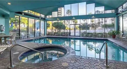 2 bedrm Condo w/4 beds near Universal and Disney