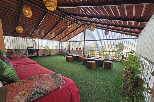 Art house luxury service apartments