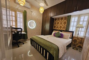 2 quartos, ferros/tábuas de passar roupa, Wi-Fi, roupa de cama