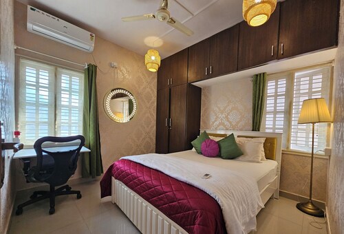 Art house luxury service apartments