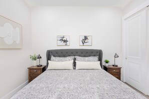 3 chambres, fer et planche à repasser, Wi-Fi, draps fournis