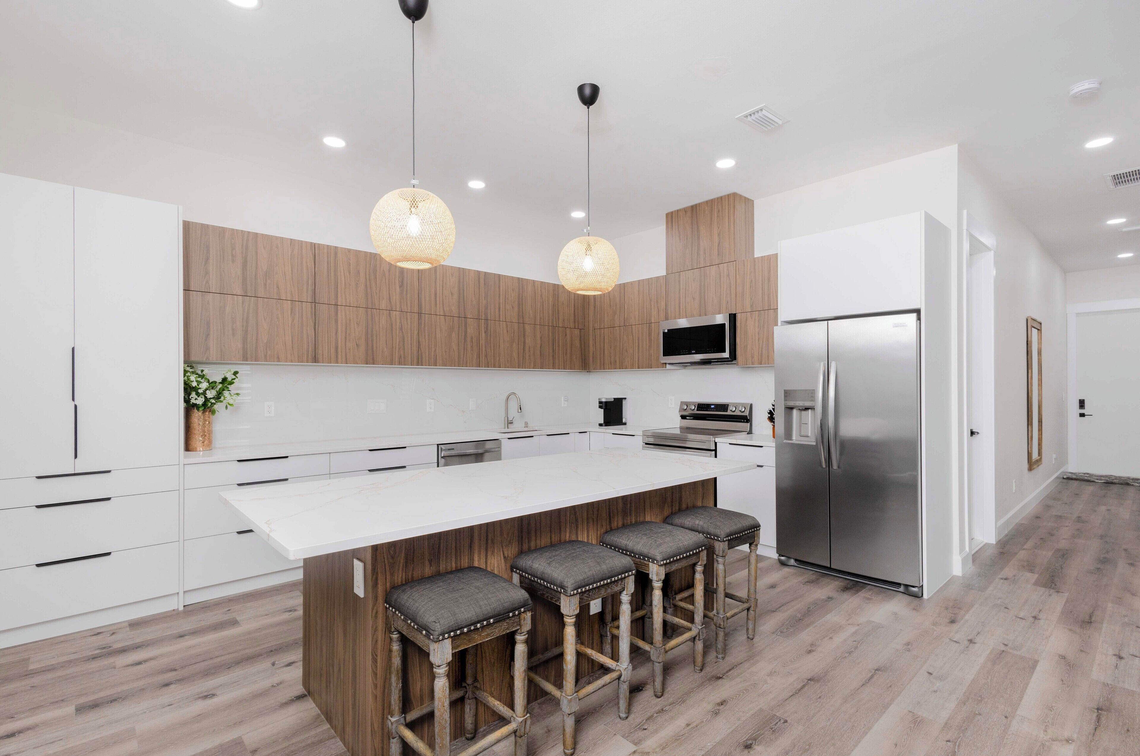 Microondas, horno, parrilla de estufa y lavavajillas 