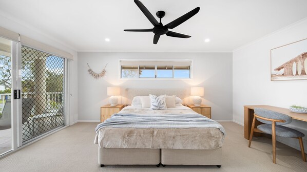 3 Schlafzimmer, Schreibtisch, Bügeleisen/Bügelbrett, kostenloses WLAN