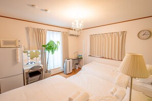 4 bedrooms, iron/ironing board, free WiFi, bed sheets