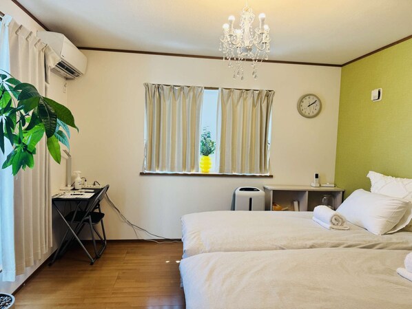 4 bedrooms, iron/ironing board, free WiFi, bed sheets