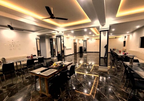 SHREE SIDDHI VINAYAK HOTEL & RESTAURANT 