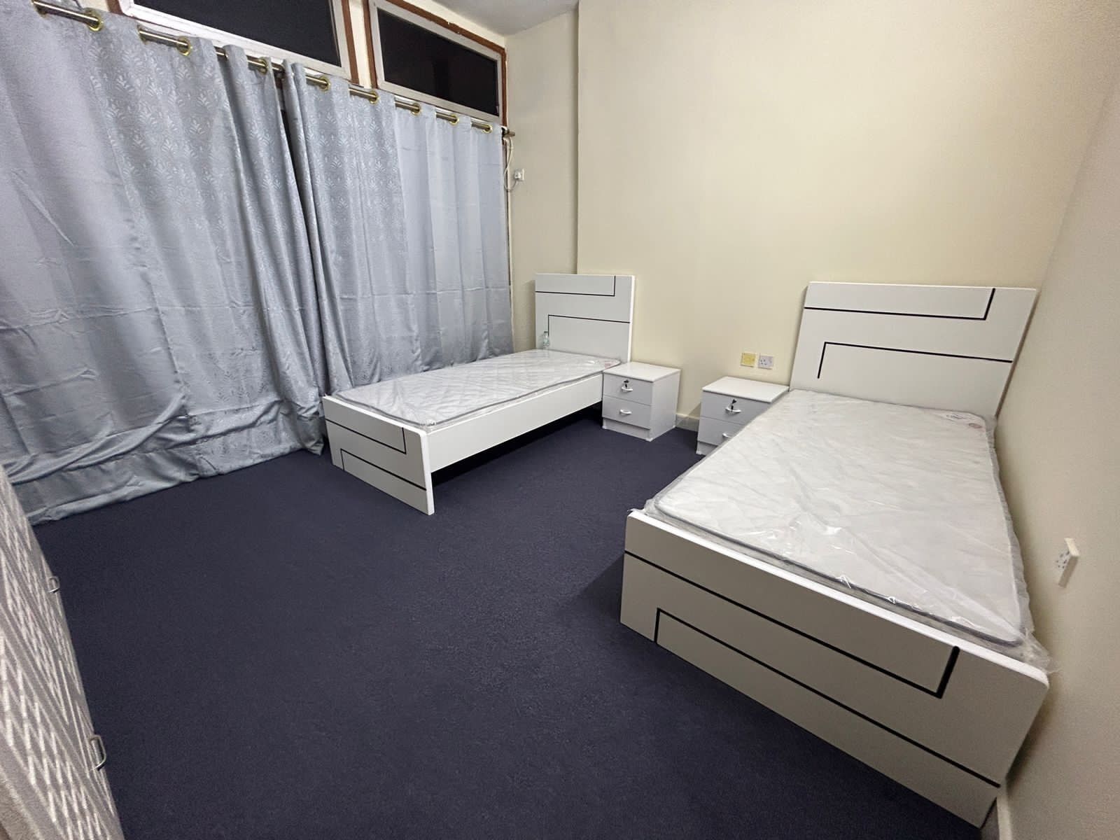 Dormitorio compartido, 3 habitaciones, balcón, vista a la ciudad | 3 habitaciones 