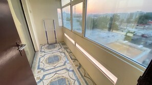 Shared Dormitory, 3 Bedrooms, Balcony, City View | Interior