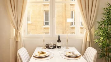 Studio Standard, vue ville | Coin séjour