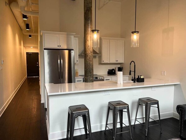 Fridge, microwave, oven, stovetop