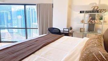 1 bedroom, desk, iron/ironing board, WiFi