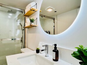 Hair dryer