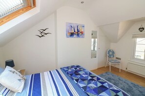 2 室のベッドルーム、客室ごとに異なる装飾、客室ごとに異なるインテリア、WiFi (無料)