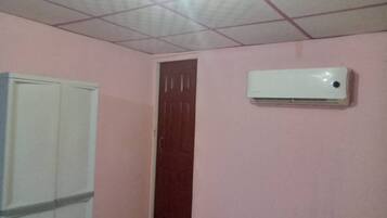 Huvila, 1 makuuhuone, tupakointi sallittu, patio | Sisätilat