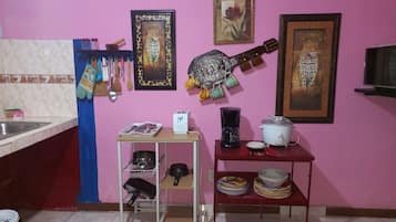 Huvila, 1 makuuhuone, tupakointi sallittu, patio | Olohuone