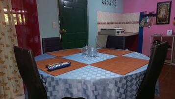Villa, 1 habitación, para fumadores, patio | Comedor